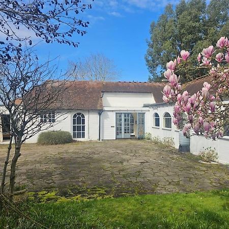 English Farmhouse Cottage กิลด์ฟอร์ด ภายนอก รูปภาพ