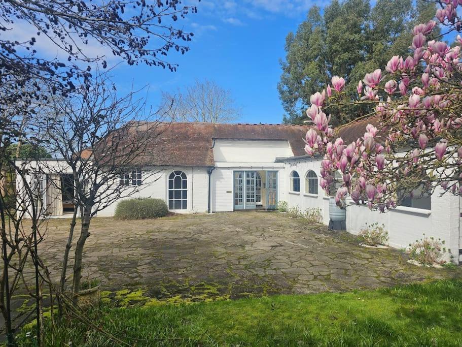 English Farmhouse Cottage กิลด์ฟอร์ด ภายนอก รูปภาพ