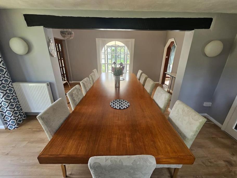 English Farmhouse Cottage กิลด์ฟอร์ด ภายนอก รูปภาพ