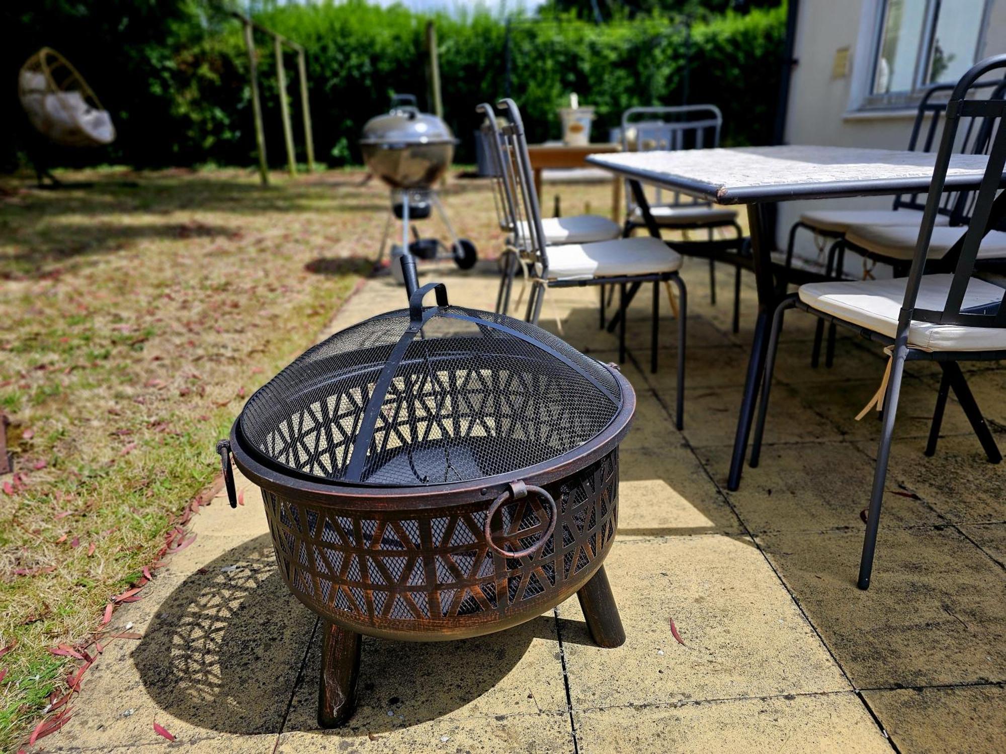 English Farmhouse Cottage กิลด์ฟอร์ด ภายนอก รูปภาพ