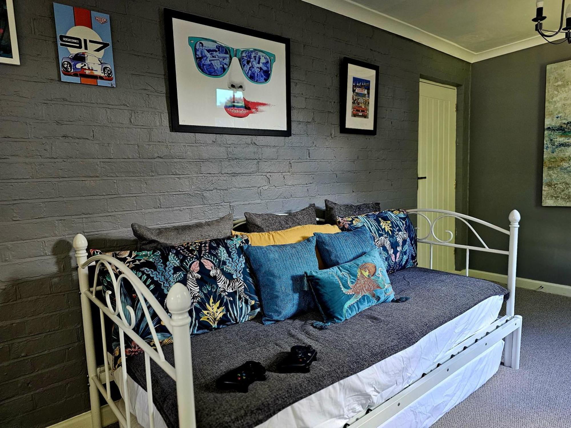 English Farmhouse Cottage กิลด์ฟอร์ด ภายนอก รูปภาพ