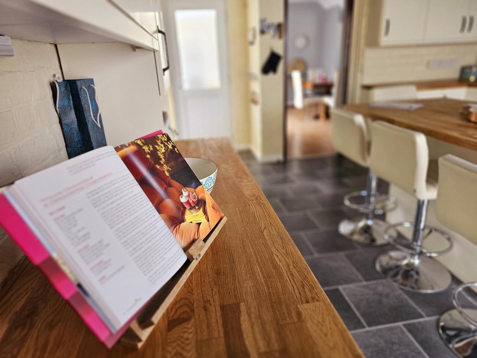 English Farmhouse Cottage กิลด์ฟอร์ด ภายนอก รูปภาพ