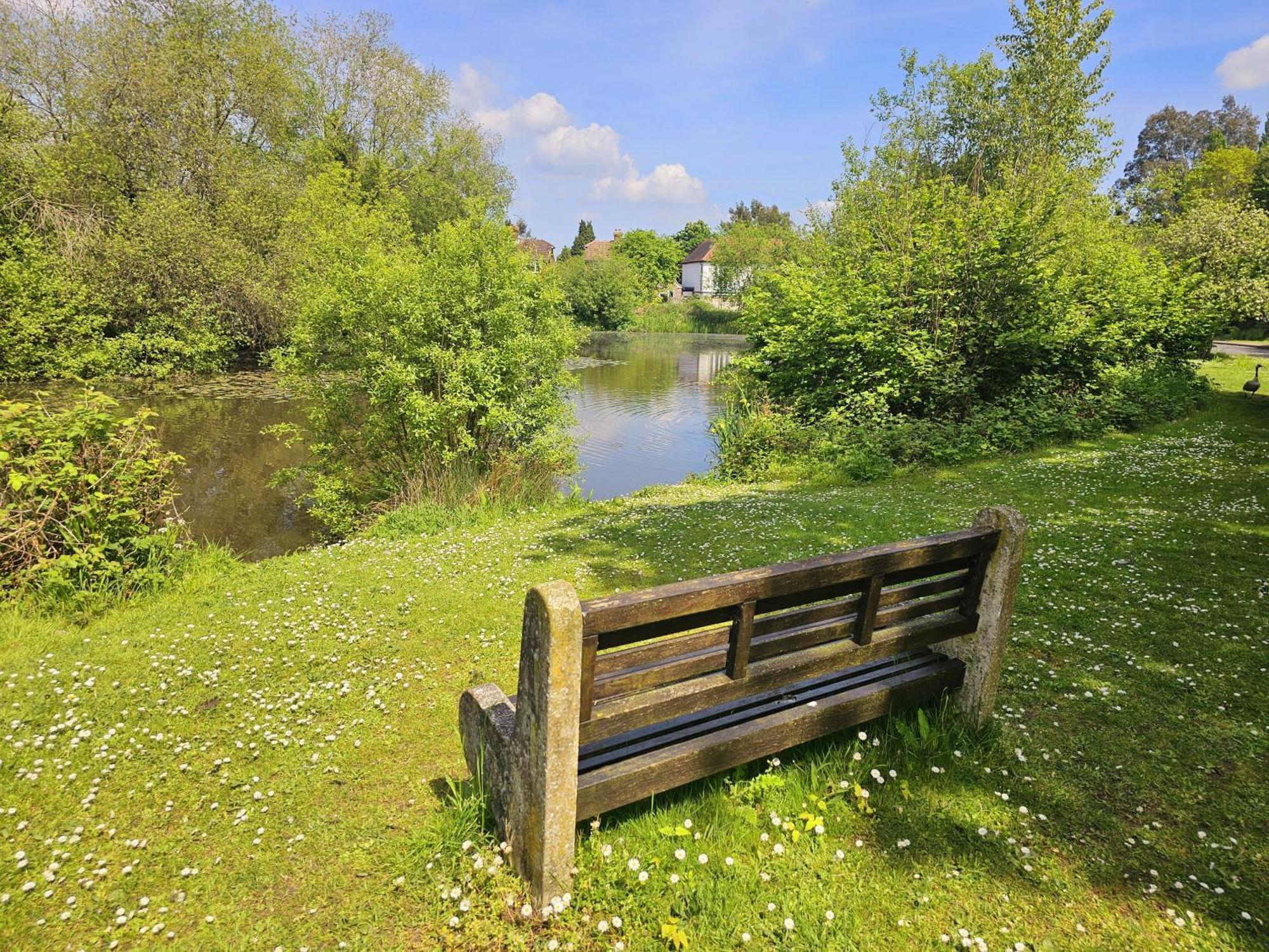 English Farmhouse Cottage กิลด์ฟอร์ด ภายนอก รูปภาพ