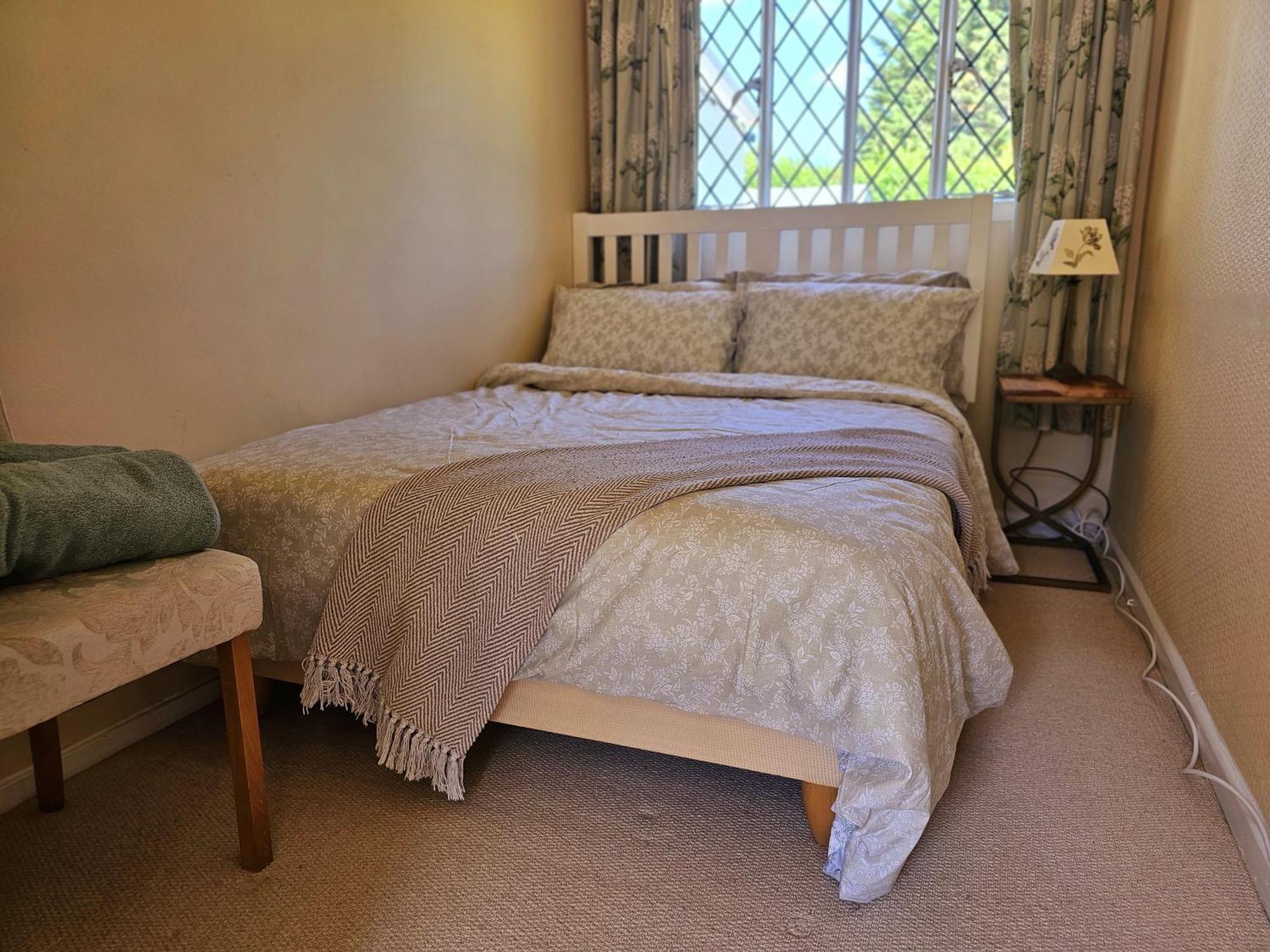 English Farmhouse Cottage กิลด์ฟอร์ด ภายนอก รูปภาพ