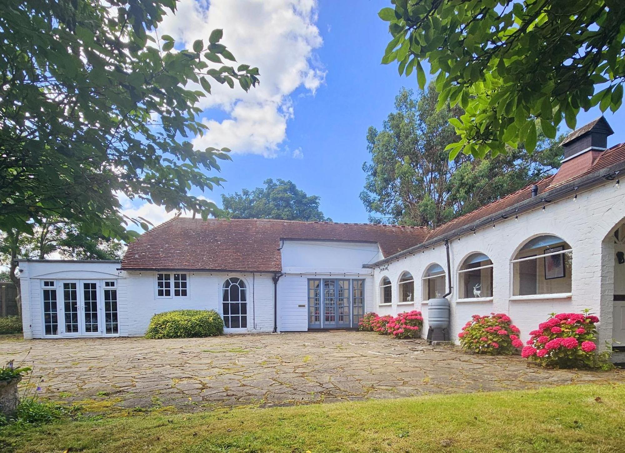 English Farmhouse Cottage กิลด์ฟอร์ด ภายนอก รูปภาพ