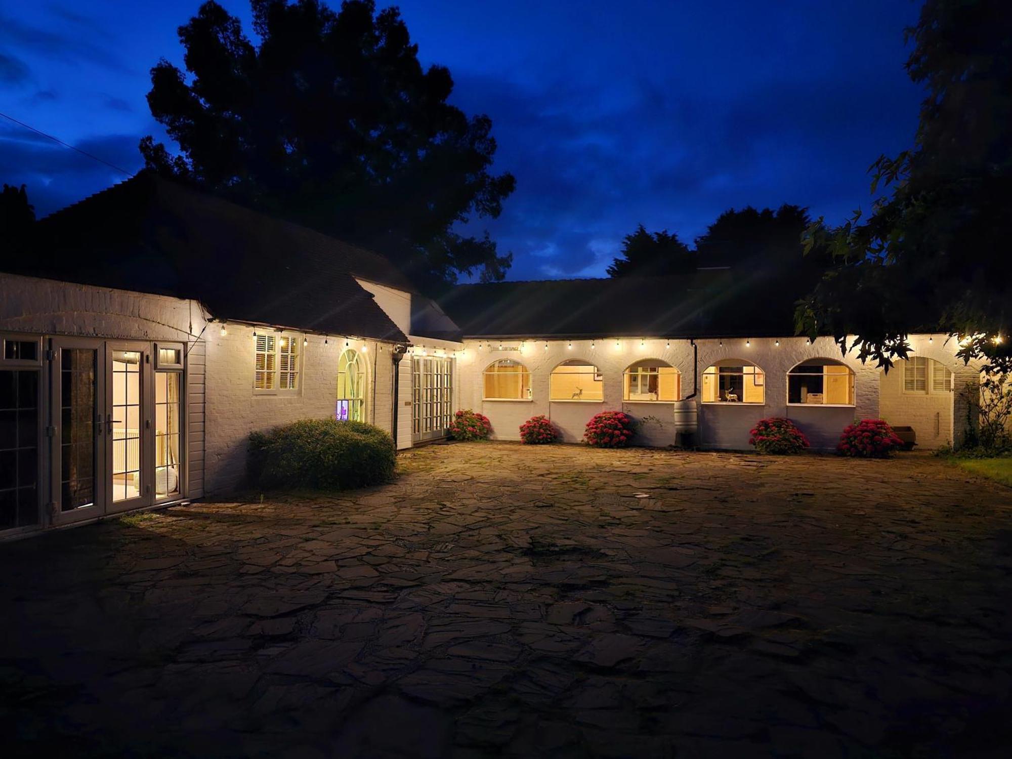 English Farmhouse Cottage กิลด์ฟอร์ด ภายนอก รูปภาพ